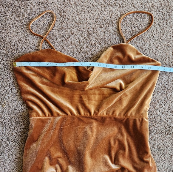 After Six Cowl-Neck Velvet Maxi Dress With Pockets In Golden Almond - Picture 8 of 12